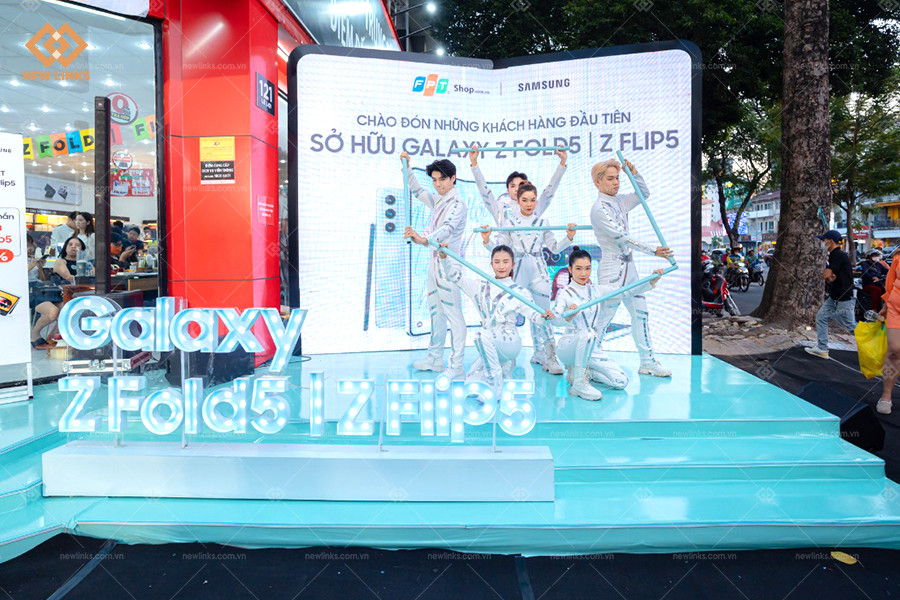 Tiết mục mở màn tổ chức sự kiện ra mắt sản phẩm Samsung