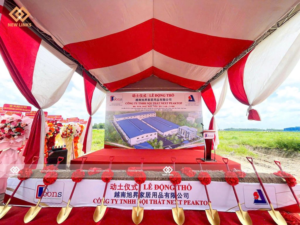Toàn cảnh sân khấu lễ động thổ