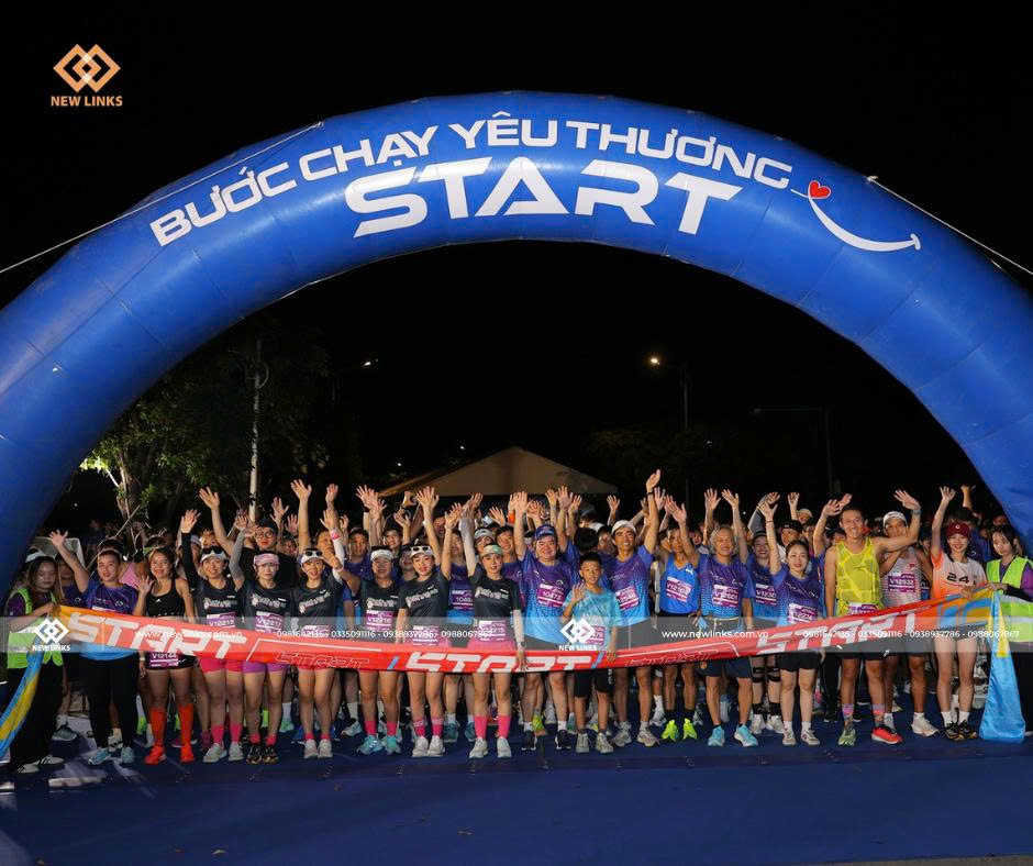 Xuất phát giải chạy Bước Chạy Yêu Thương