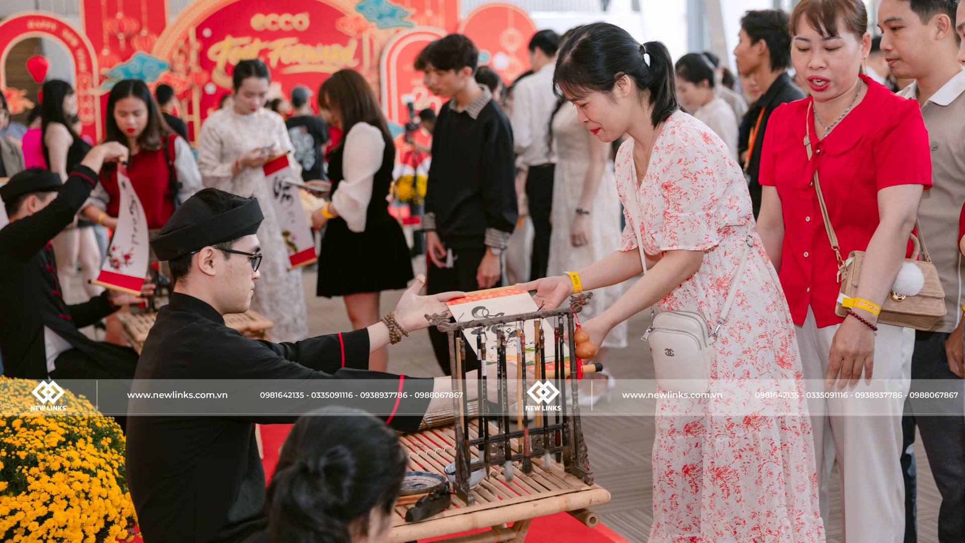 Ecco xin chữ thầy đồ đầu năm