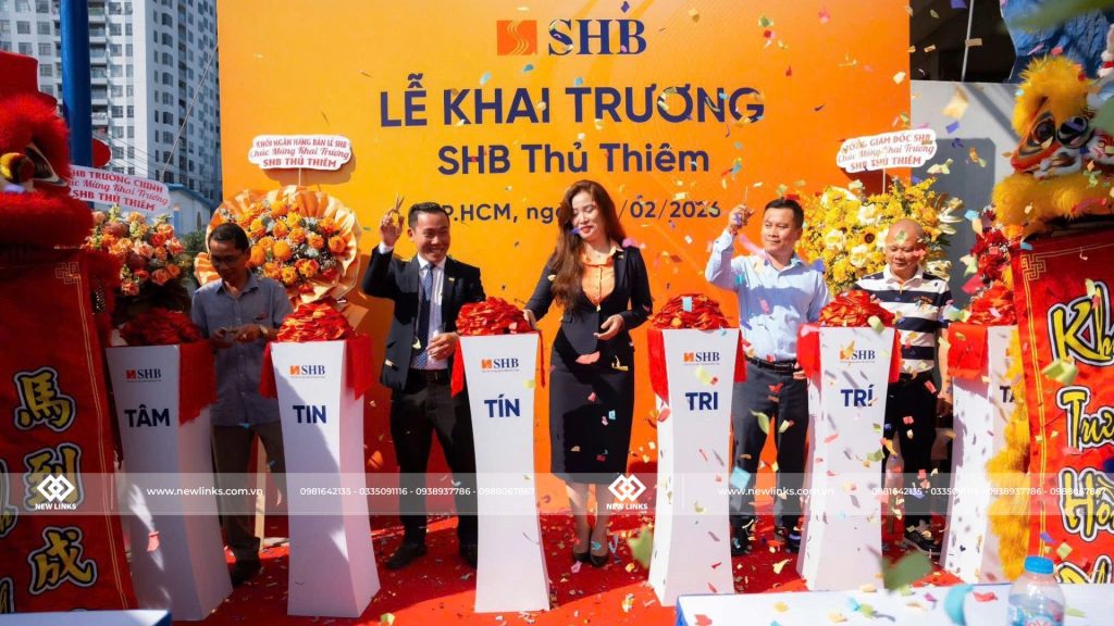 Nghi thức cắt băng khai trương