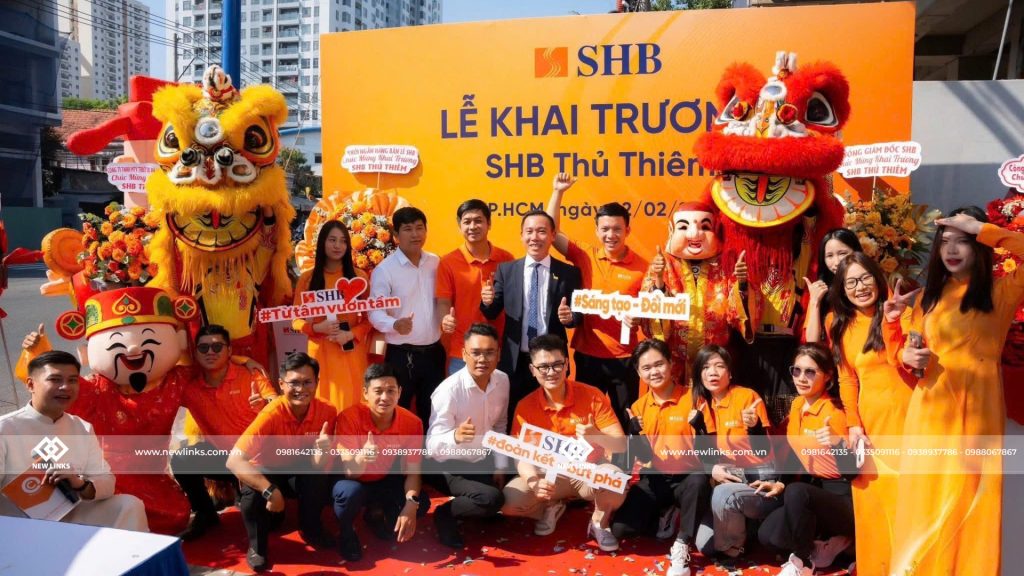Chụp ảnh lễ khai trương SHB Thủ Thiêm