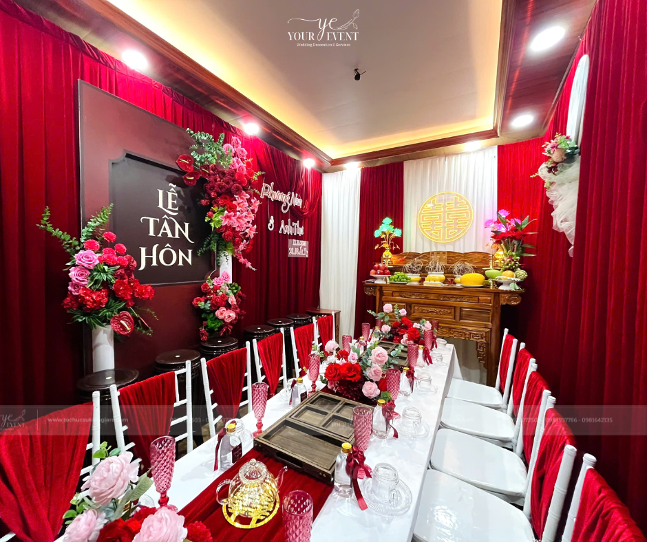 Trang trí gia tiên tone đỏ