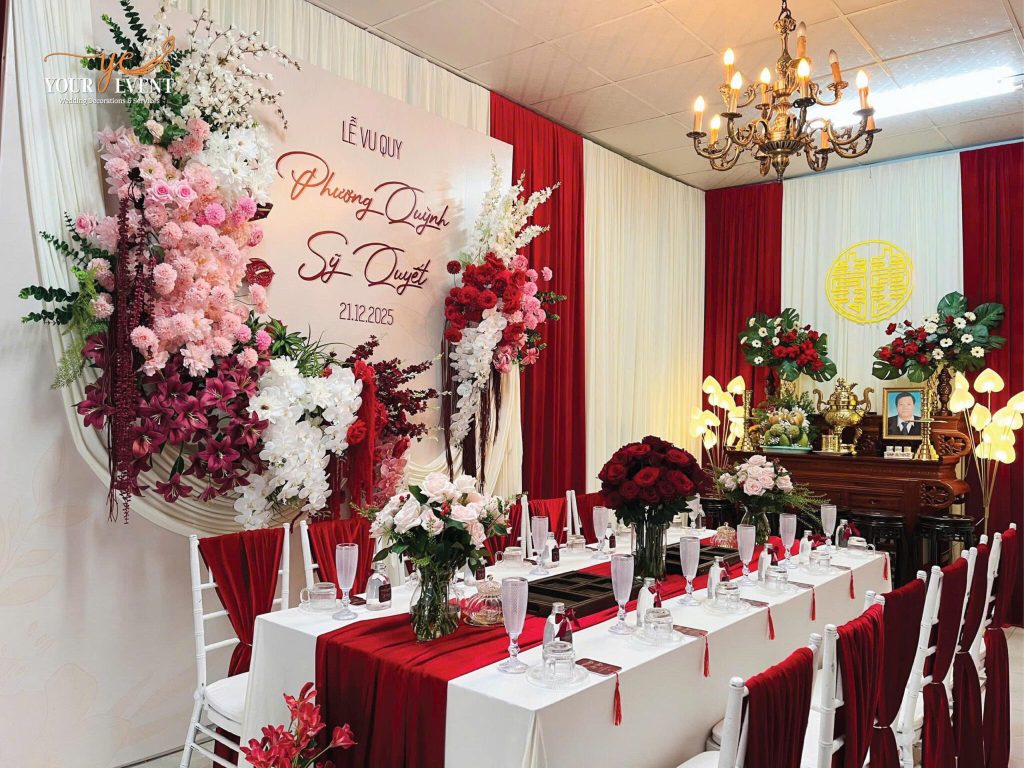 Trang trí gia tiên truyền thống