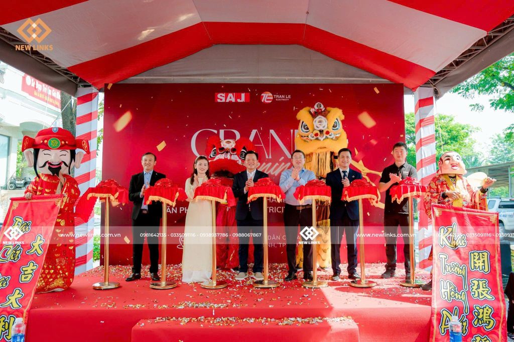 Nghi thức cắt băng lễ khai trương