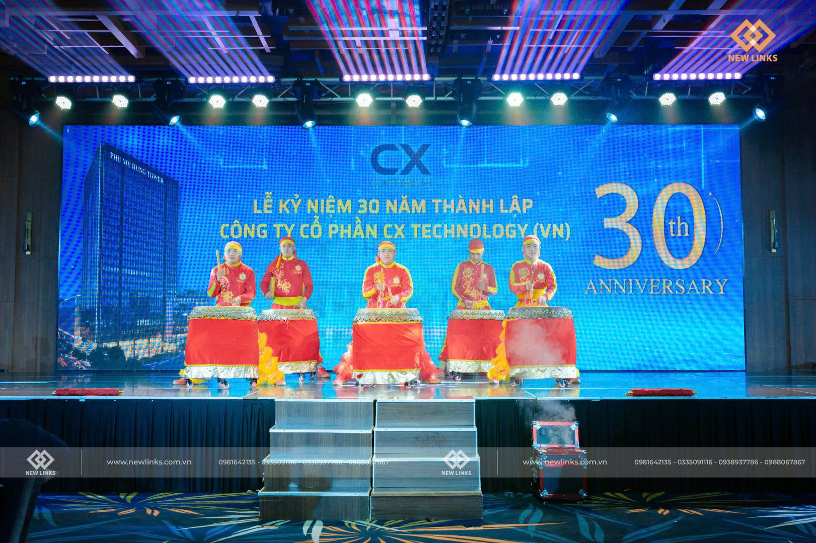Múa trống chào mừng sự kiện