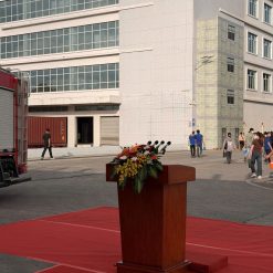 cho thuê bục phát biểu gỗ