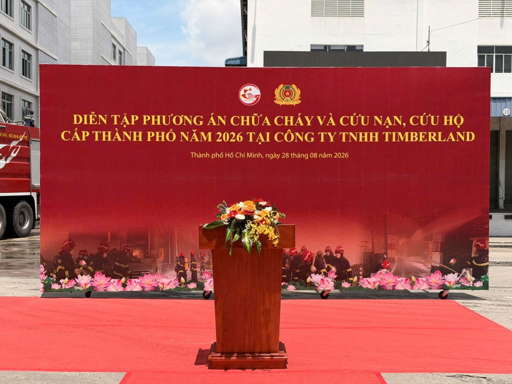 cho thuê bục phát biểu gỗ